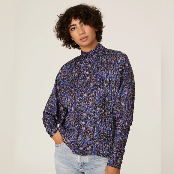 Hunter‎ Bell
Isabel Mock Neck Top - Picture 1 of 5